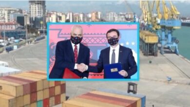 Marrëveshja mes qeverive shqiptare: Kosova ‘merr’ portin e Durrësit, ngre edhe doganën e re Marrëveshja mes qeverive shqiptare: Kosova ‘merr’ portin e Durrësit, ngre edhe doganën e re