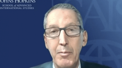 Profesori amerikan: Vendet evropiane që nuk e njohin Kosovën, po e ndihmojnë Serbinë Profesori amerikan: Vendet evropiane që nuk e njohin Kosovën, po e ndihmojnë Serbinë