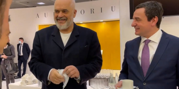 VIDEO/ Rama, përkrah Kurtit: Shqipëria parajsë e turizmit, do përpiqemi të bëhemi të pavarur për furnizimin me energji VIDEO/ Rama, përkrah Kurtit: Shqipëria parajsë e turizmit, do përpiqemi të bëhemi të pavarur për furnizimin me energji
