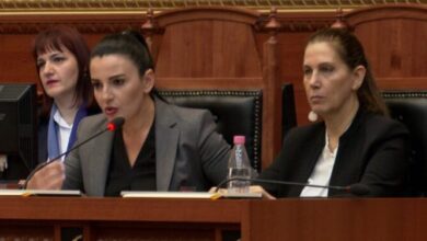 Xhaferraj i quajti ‘çupëlina’ ministret e Ramës/ Balluku e revoltuar: Si e gjeni guximin të përdhosni gratë? Xhaferraj i quajti ‘çupëlina’ ministret e Ramës/ Balluku e revoltuar: Si e gjeni guximin të përdhosni gratë?