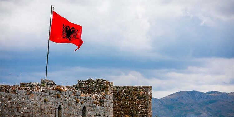 “Wie is de Mol”- Një thesar i çmuar që promovon bukuritë e Shqipërisë dhe do ndikojë në turizëm