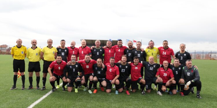 Greqia ‘njeh’ Kosovën përmes futbollit/ Kupa e Pavarësisë bashkon tri shtete për 14-vjetorin Greqia ‘njeh’ Kosovën përmes futbollit/ Kupa e Pavarësisë bashkon tri shtete për 14-vjetorin
