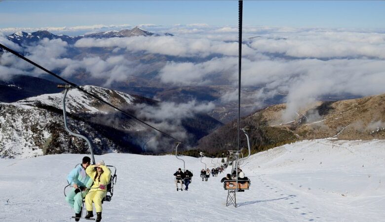 Qytetarët e Kosovës për pushime verore në Shqipëri, por sa turistë vinë nga atje gjatë dimrit në Kosovë