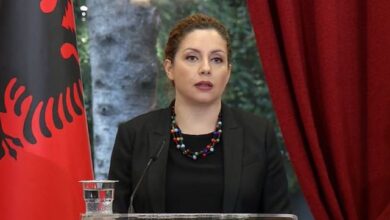 Tensionet në veri të Kosovës/ Reagon me URGJENCË Xhaçka: Sulmet kundër KFOR-it dhe shtypit të ndalen menjëherë Tensionet në veri të Kosovës/ Reagon me URGJENCË Xhaçka: Sulmet kundër KFOR-it dhe shtypit të ndalen menjëherë
