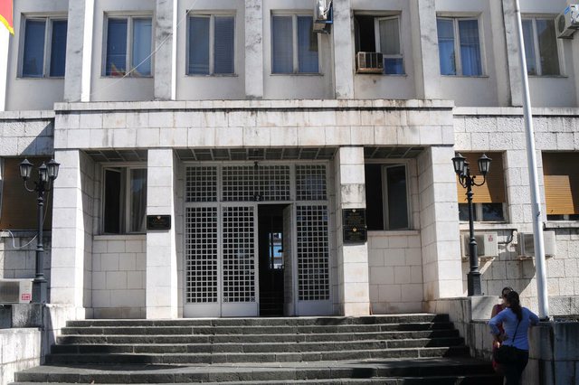 Në kufij me Shqipërinë, vendi fqinj shpall non grata diplomatin rus, i jep kohë vetëm 72 orë