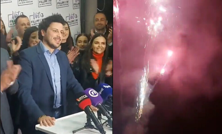 Zgjedhjet në Malin e Zi/ Abazoviç shpall fitoren në Ulqin, me flakadanë dhe brohoritje në shqip, nis festa në rrugët e qytetit (VIDEO) Zgjedhjet në Malin e Zi/ Abazoviç shpall fitoren në Ulqin, me flakadanë dhe brohoritje në shqip, nis festa në rrugët e qytetit (VIDEO)