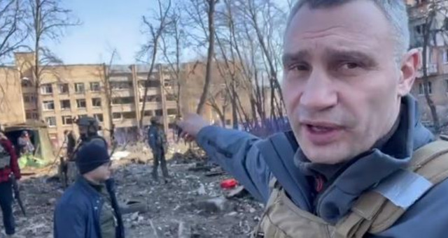 “Faleminderit Kosovës dhe shqiptarëve!” Klitschko: Siç u çliruat ju nga Serbia, ne do të çlirohemi nga Rusia “Faleminderit Kosovës dhe shqiptarëve!” Klitschko: Siç u çliruat ju nga Serbia, ne do të çlirohemi nga Rusia