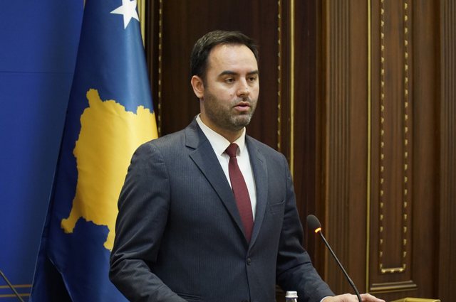 Konjufca reagon ndaj deklaratave të ambasadorit të SHBA: BE s’ka kompetencë t’i propozojë Kosovës projekt statut për Asociacionin Konjufca reagon ndaj deklaratave të ambasadorit të SHBA: BE s’ka kompetencë t’i propozojë Kosovës projekt statut për Asociacionin