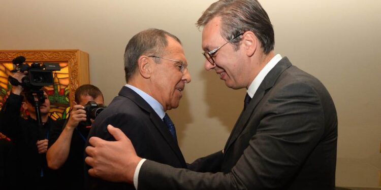 Duhet të frikësohet Ballkani? Sergei Lavrov takohet me Vuçiç në Serbi Duhet të frikësohet Ballkani? Sergei Lavrov takohet me Vuçiç në Serbi
