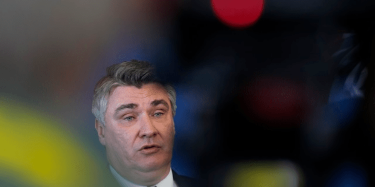 “Kosova të anëtarësohet në NATO”/ Paralajmërimi i presidentit kroat: Serbia duhet të ketë perspektivë të qartë perëndimore “Kosova të anëtarësohet në NATO”/ Paralajmërimi i presidentit kroat: Serbia duhet të ketë perspektivë të qartë perëndimore