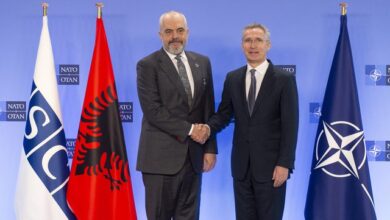 VIDEO / Rama përmend Kosovën në takimin me Stoltenberg, shefi i NATO-s: Faleminderit Shqipërisë për… VIDEO / Rama përmend Kosovën në takimin me Stoltenberg, shefi i NATO-s: Faleminderit Shqipërisë për…