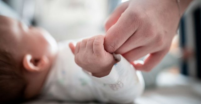Çiftet në Kosovë ‘sfidojnë’ ligjet, aplikojnë metoda të ndryshme për të mos lindur vajza