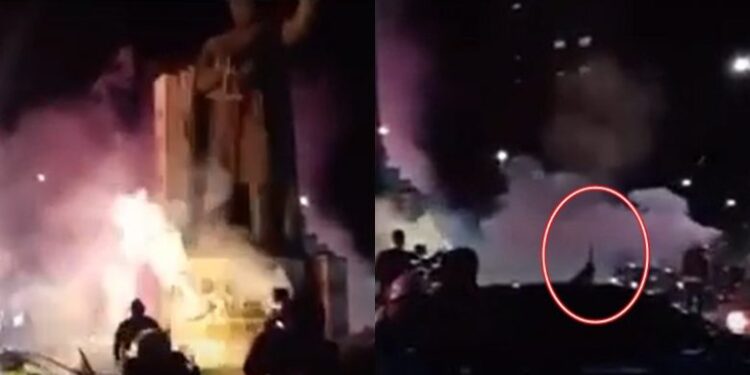 VIDEO/ Fitorja e Vuçiç, festa e serbëve me kallashnikov në veri të Mitrovicës VIDEO/ Fitorja e Vuçiç, festa e serbëve me kallashnikov në veri të Mitrovicës