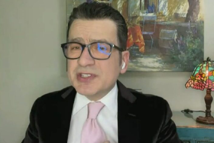 Kush po i nxit ‘kosovarët’ të ndjehen superior dhe ta urrejnë Shqipërinë?