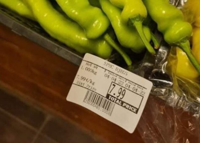 Speci me çmim djegës, më shtrenjtë se kilja e mishit Speci me çmim djegës, më shtrenjtë se kilja e mishit