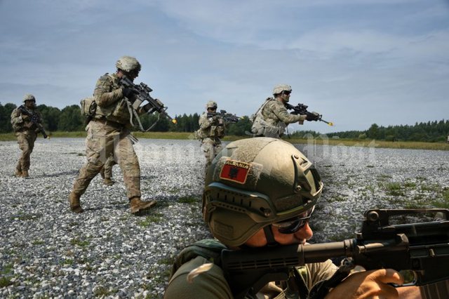 Rrezik për sulme? Shqipëria do të dërgojë trupa shtesë në misionin e NATO-s në Kosovë Rrezik për sulme? Shqipëria do të dërgojë trupa shtesë në misionin e NATO-s në Kosovë