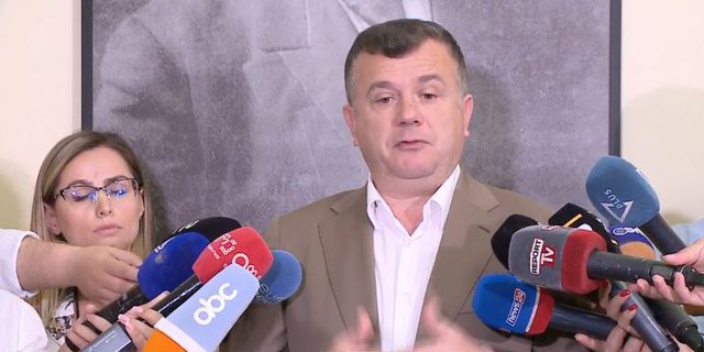 Ndërhyrjet nga vendet e jashtme në Shqipëri, Balla: Kuvendi duhet të ngrejë një Komision të Posaçëm Ndërhyrjet nga vendet e jashtme në Shqipëri, Balla: Kuvendi duhet të ngrejë një Komision të Posaçëm