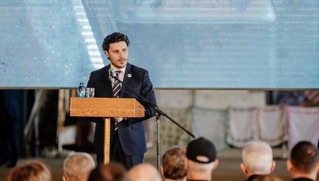 Abazoviç në telashe, pendohet për deklaratën për gjenocidin në Srebrenicë: U kërkoj falje nënave… Abazoviç në telashe, pendohet për deklaratën për gjenocidin në Srebrenicë: U kërkoj falje nënave…