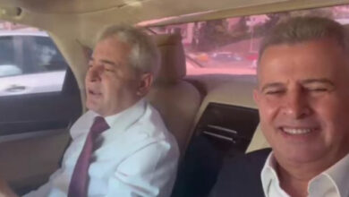 VIDEO/ Miratimi i propozimit francez nga RMV, Ali Ahmeti dhe zv.ministri i Brendshëm bëjnë veprimin e papritur: Ia marrin… VIDEO/ Miratimi i propozimit francez nga RMV, Ali Ahmeti dhe zv.ministri i Brendshëm bëjnë veprimin e papritur: Ia marrin…