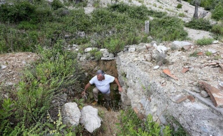 AFP ngre ALARMIN: Në Shqipëri gërmohet kudo, grabitësit kërkojnë thesaret në qytetet antike dhe furnizojnë tregun e zi global AFP ngre ALARMIN: Në Shqipëri gërmohet kudo, grabitësit kërkojnë thesaret në qytetet antike dhe furnizojnë tregun e zi global