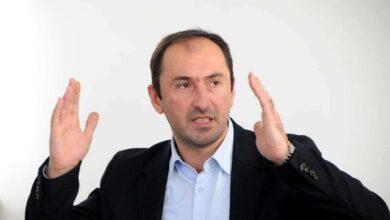 Liburn Aliut i vjedhin makinën tek dera e Ministrisë, hajduti kapet duke hyrë në Shqipëri Liburn Aliut i vjedhin makinën tek dera e Ministrisë, hajduti kapet duke hyrë në Shqipëri