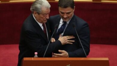 Kush po e pengon bashkimin e Partisë Demokratike? Kush po e pengon bashkimin e Partisë Demokratike?