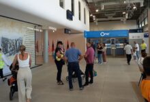 Udhëtarët nga Kosova mbajnë gjallë aeroportin e Kukësit Udhëtarët nga Kosova mbajnë gjallë aeroportin e Kukësit