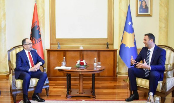 Presidenti Begaj pritet në takim nga Konjufca, ja çfarë u diskutua mes tyre Presidenti Begaj pritet në takim nga Konjufca, ja çfarë u diskutua mes tyre