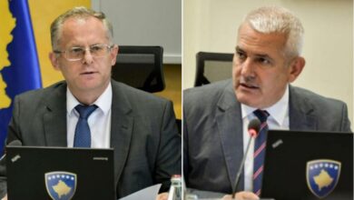 Provokon Serbia, ndalon zv.kryeministrin Bislimi dhe ministrin Svelça të hyjnë në Luginën e Preshevës Provokon Serbia, ndalon zv.kryeministrin Bislimi dhe ministrin Svelça të hyjnë në Luginën e Preshevës