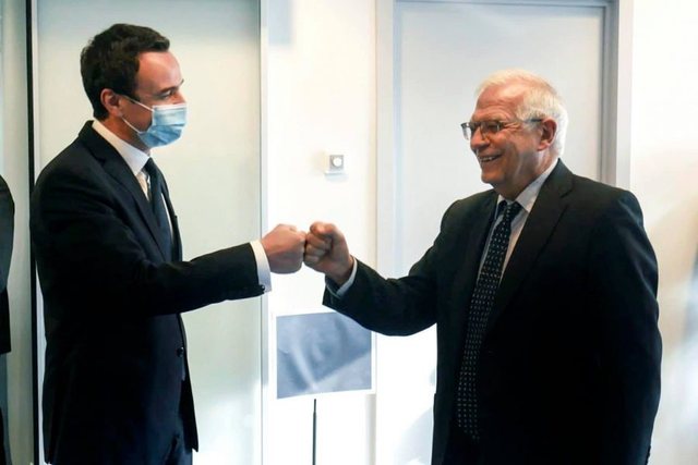 “Do dërgoni më shumë trupa?”/ Zbardhet biseda private mes Borrell dhe Kurtit në Bruksel “Do dërgoni më shumë trupa?”/ Zbardhet biseda private mes Borrell dhe Kurtit në Bruksel