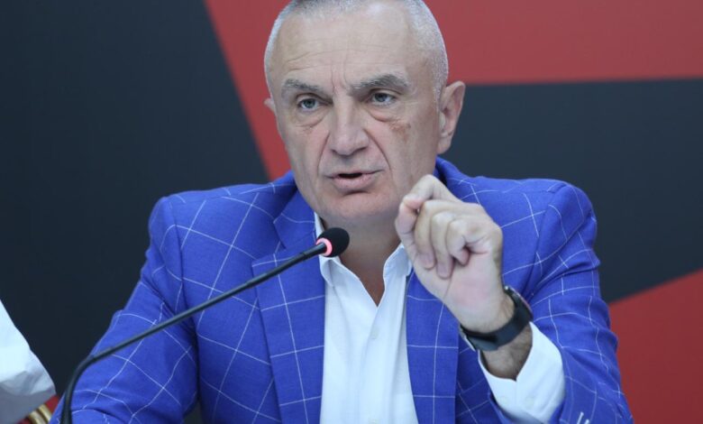 Lirohet pika kufitare në veri të Kosovës/ Meta kërcënon: Beogradi të heqë dorë nga nxitja e grupeve kriminale me qëllim destabilizimin e situatës Lirohet pika kufitare në veri të Kosovës/ Meta kërcënon: Beogradi të heqë dorë nga nxitja e grupeve kriminale me qëllim destabilizimin e situatës