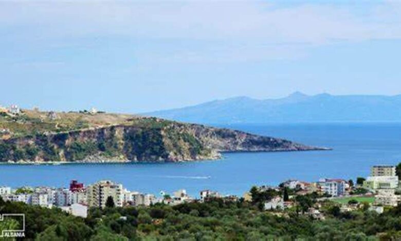 Pushuesi rreh dhe i thyen brinjët pronarit të hotelit në Himarë. Shkaku: Pse nuk e lejoi të fuste miq në dhomë! Pushuesi rreh dhe i thyen brinjët pronarit të hotelit në Himarë. Shkaku: Pse nuk e lejoi të fuste miq në dhomë!