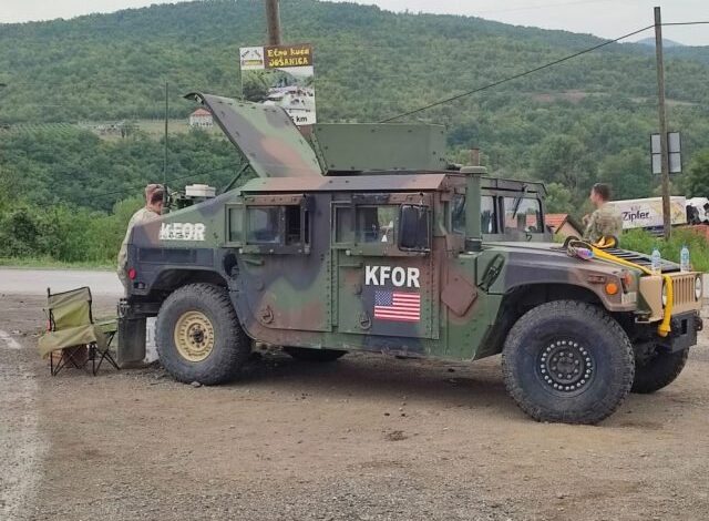 Dalin fotografitë e ushtarëve amerikanë pas stacionimit në pjesën veriore të Kosovës Dalin fotografitë e ushtarëve amerikanë pas stacionimit në pjesën veriore të Kosovës
