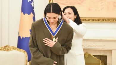 Dua Lipa shpallet Ambasadore Nderi e Republikës së Kosovës Dua Lipa shpallet Ambasadore Nderi e Republikës së Kosovës