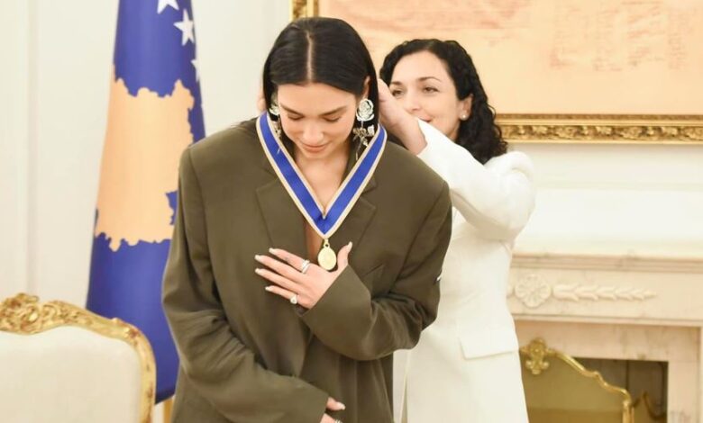 Dua Lipa shpallet Ambasadore Nderi e Republikës së Kosovës Dua Lipa shpallet Ambasadore Nderi e Republikës së Kosovës