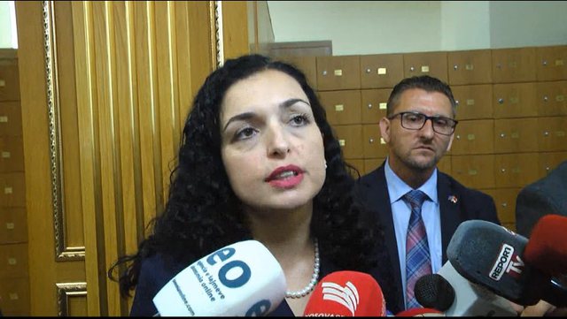 “Vuçiç ishte i tërbuar”/ Osmani flet me DETAJE pas takimit me Presidentin serb: Zgjedhjet në veri mund të mbahen “Vuçiç ishte i tërbuar”/ Osmani flet me DETAJE pas takimit me Presidentin serb: Zgjedhjet në veri mund të mbahen