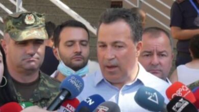 Rusët në Gramsh, Peleshi: Mos të shkaktohet asnjë panik, Shqipëria dhe Kosova janë të sigurta Rusët në Gramsh, Peleshi: Mos të shkaktohet asnjë panik, Shqipëria dhe Kosova janë të sigurta