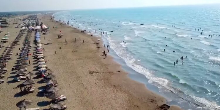 “Pamje mbreslënëse e vijës bregdetare të Fierit”, Rama: Një destinacion në zhvillim që është frekuentuar nga shumë pushues “Pamje mbreslënëse e vijës bregdetare të Fierit”, Rama: Një destinacion në zhvillim që është frekuentuar nga shumë pushues