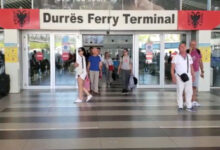 Shqiptarët kthehen në atdhe për pushimet e verës, fluks i madh në portin e Durrësit Shqiptarët kthehen në atdhe për pushimet e verës, fluks i madh në portin e Durrësit