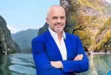 Rama ndalet tek një tjetër kontinent, publikon shifrat: Ja sa turistë nga SHBA dhe Kanadaja vizituan Shqipërinë Rama ndalet tek një tjetër kontinent, publikon shifrat: Ja sa turistë nga SHBA dhe Kanadaja vizituan Shqipërinë