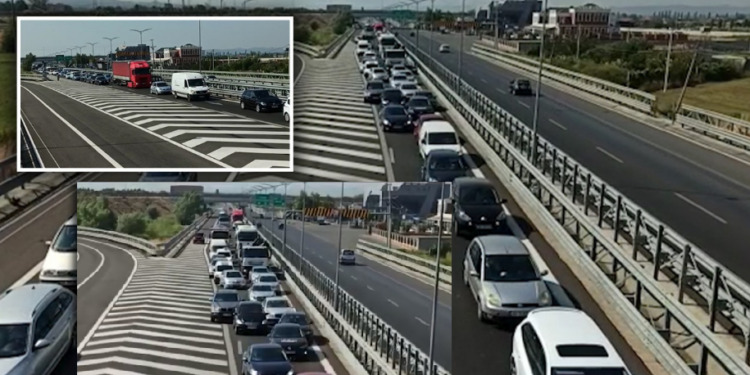 VIDEO/ Trafik “i çmendur” në autostradën Fushë-Milot. Pushuesit nga Kosova zgjedhin bregdetin shqiptar për pushime VIDEO/ Trafik “i çmendur” në autostradën Fushë-Milot. Pushuesit nga Kosova zgjedhin bregdetin shqiptar për pushime