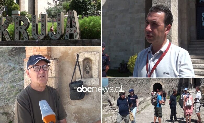 Turistët polakë dhe çekë “pushtojnë” Krujën, të impresionuar nga historia e Shqipërisë Turistët polakë dhe çekë “pushtojnë” Krujën, të impresionuar nga historia e Shqipërisë