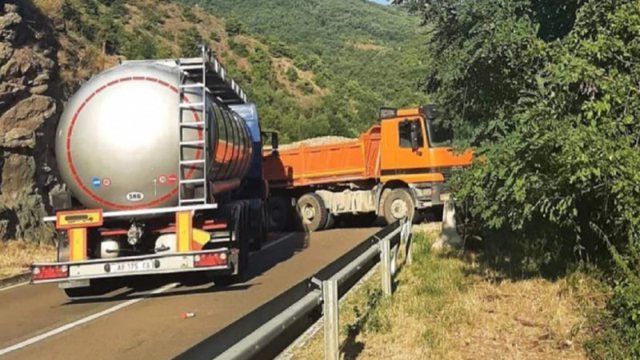 Tensionet në veri të Kosovës/ Prishtina zyrtare bën “një hap pas”, ja vendimi i Albin Kurtit Tensionet në veri të Kosovës/ Prishtina zyrtare bën “një hap pas”, ja vendimi i Albin Kurtit