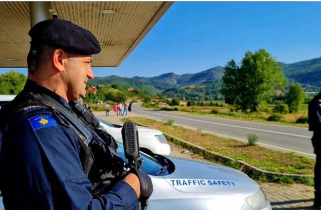 Çfarë po ndodh? Pezullohet Drejtori i Policisë në veri të Kosovës Çfarë po ndodh? Pezullohet Drejtori i Policisë në veri të Kosovës