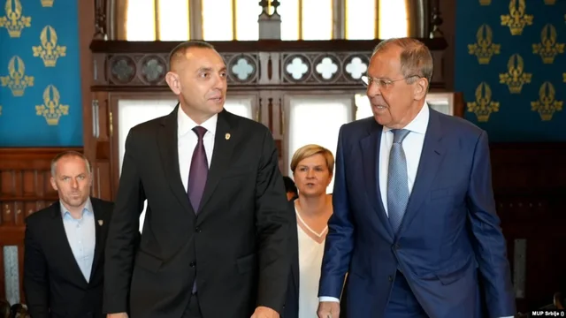 Lavrov dhe Vulin me urët e zjarrit në Ballkan, Perëndimi me mustaqet e Urës së Ibrit Lavrov dhe Vulin me urët e zjarrit në Ballkan, Perëndimi me mustaqet e Urës së Ibrit