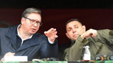 Vulin dhe Vuçiç kërcënojnë NATO-n dhe Kosovën, koloneli shqiptar: Provojeni po ua mbajti! Do e pësoni më keq se në 98-99 Vulin dhe Vuçiç kërcënojnë NATO-n dhe Kosovën, koloneli shqiptar: Provojeni po ua mbajti! Do e pësoni më keq se në 98-99