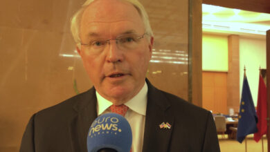 Ambasadori i SHBA flet për VOA: Problemin e kemi me Albin Kurtin, jo me Kosovën. Do ketë pasoja Ambasadori i SHBA flet për VOA: Problemin e kemi me Albin Kurtin, jo me Kosovën. Do ketë pasoja