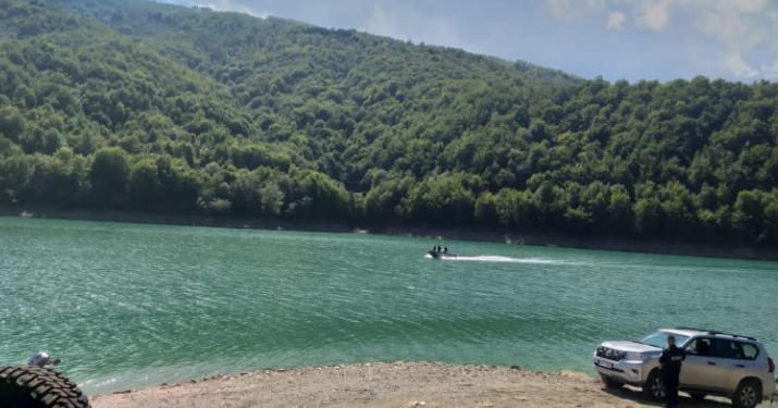 Për herë të parë nga paslufta/ Policia e Kosovës filloi patrullimin ujor në kufi me Serbinë Për herë të parë nga paslufta/ Policia e Kosovës filloi patrullimin ujor në kufi me Serbinë