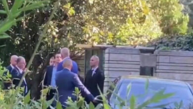 Pas 2 orë takim ‘kokë më kokë’, Rama del i qeshur, i hedh dorën në qafë Kurtit. Ja për çfarë u bisedua Pas 2 orë takim ‘kokë më kokë’, Rama del i qeshur, i hedh dorën në qafë Kurtit. Ja për çfarë u bisedua
