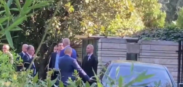 Pas 2 orë takim ‘kokë më kokë’, Rama del i qeshur, i hedh dorën në qafë Kurtit. Ja për çfarë u bisedua Pas 2 orë takim ‘kokë më kokë’, Rama del i qeshur, i hedh dorën në qafë Kurtit. Ja për çfarë u bisedua